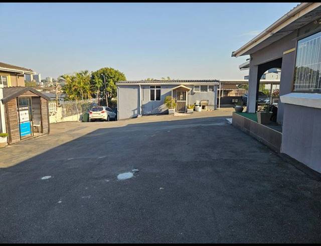 4 BEDROOM HOUSE FOR SALE IN SYDENHAM